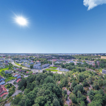 Zoja Tarlamishi r 62 r och bor i en villa p 230 kvm p Hisingen, Gteborg En drnare har flugit ver Hisingen och tagit sex drnarbilder med 360 Zoja Tarlamishi, Pilhcksgatan 4, Gteborg | satisfaction-survey.net