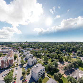 Unga singlar med lgre utbildning och lga inkomster i frortsomrden till sm- och medelstora stder. I Frustuna bor 49% kvinnor och 50% mn. Juristgatan 2C Sdermanlands Ln, Gnesta - satisfaction-survey.net