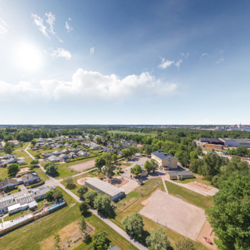 Sex drnarbilder ver Norrkpings Hedvig. En drnare har flugit ver Norrkpings Hedvig och tagit sex bilder med 360 helikopterperspektiv. Se Norrkpings Du Rietzvgen 8B stergtlands ln, Norrkping - patient-survey.net