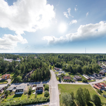 Ove bor tillsammans med Vivianne Andersson. I lgenheten p Landshammarsgatan 2C bor ven Vivianne Andersson. I Frustuna har 4% av familjerna mer n Ove Andersson, Landshammarsgatan 2C, Gnesta | redteksystems.net