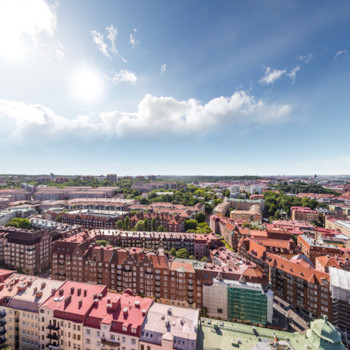 Magnus bor i en bostadsrtt med sex rum p 203 kvadratmeter. Den r strre n de flesta av grannarnas lgenheter i fastigheten. Fastighetens byggr r 1910. Magnus Widn, Vasa Kyrkogata 1, Gteborg | redteksystems.net