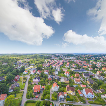 Drnarfoton ver Hagen. En drnare har flugit ver Hagen och tagit sex drnarbilder med 360 helikopterperspektiv. Se bilder ver Hagen eller kolla om ditt hus Kajsa Hagset Skrattmsgngen 50, Vstra Frlunda - satisfaction-survey.net
