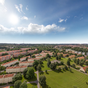 Unga och medellders singlar med lga inkomster i hyresrtt i multikulturella frortsomrden till storstad. I Hrlanda bor 22% kvinnor och 77% mn. Byfogdegatan 13 Vstra Gtalands ln, Gteborg - unam.net